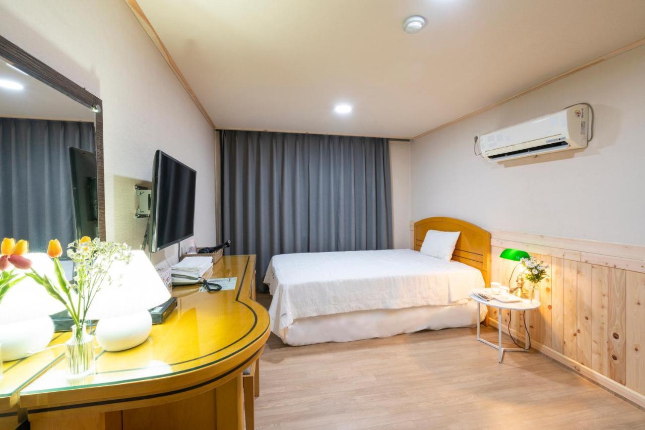 New Jeju Hotel מראה חיצוני תמונה