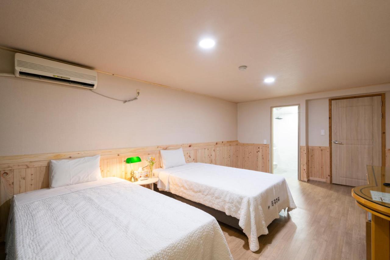 New Jeju Hotel מראה חיצוני תמונה