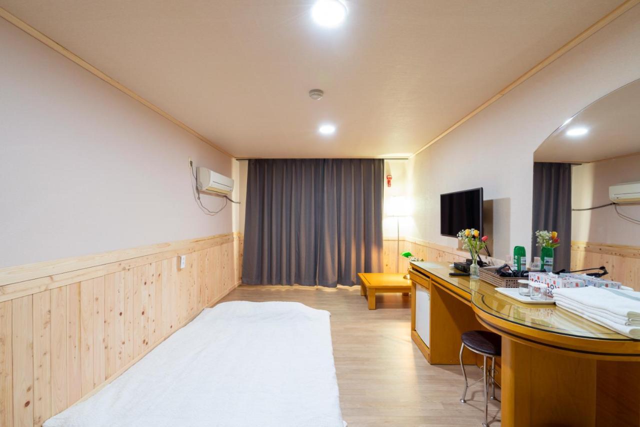 New Jeju Hotel מראה חיצוני תמונה