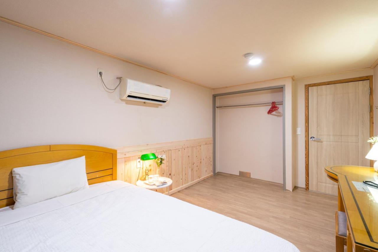 New Jeju Hotel מראה חיצוני תמונה