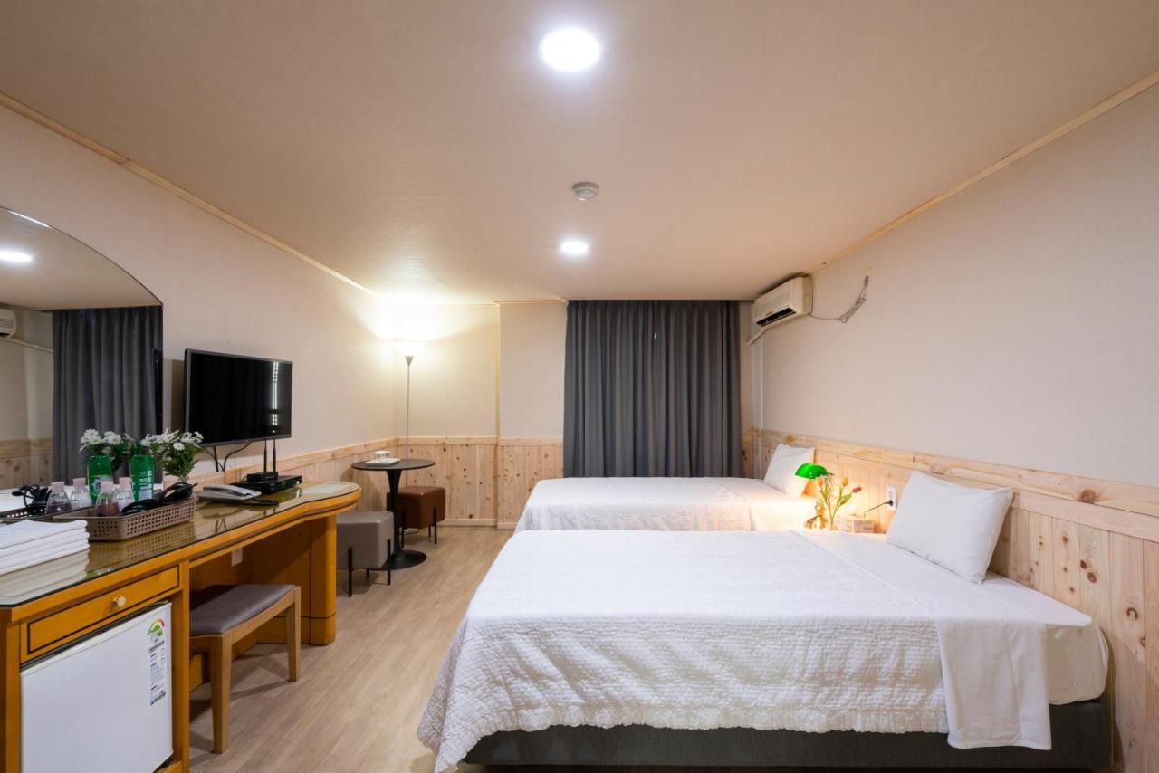 New Jeju Hotel מראה חיצוני תמונה